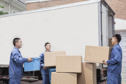 Customer complaint process for a man with van service